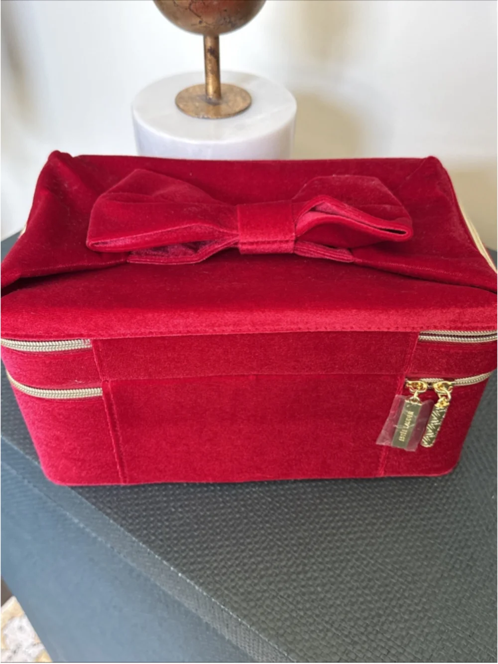 Estee Lauder Red Velvet Bow Accented Cosmetic Makeup Bag Travel Case NWOT